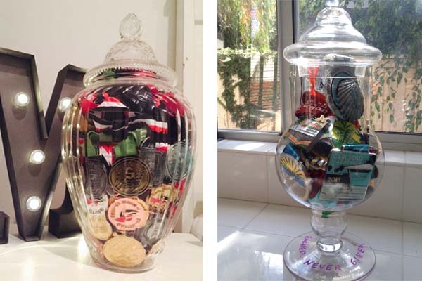 Medali dalam stoples kaca atau mangkuk